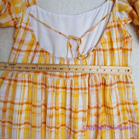 New! New ASTR The Label Ilana Plaid Puff Sleeve Tie Open Back Tiered Midi Dress - Picture 12 of 16